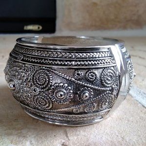 Ornate Silver Tone Hinged Cuff Bracelet-NWOT